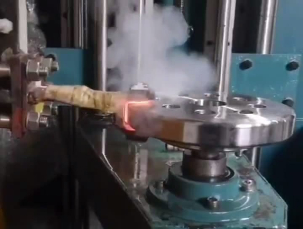 海拓中大型軸類淬火設(shè)備順利通過預(yù)驗(yàn)收