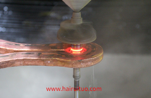 高頻淬火機(jī)床比激光淬火層硬化深度高