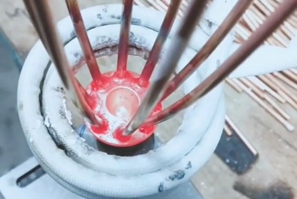 ���l���C(j��)�F���^(gu��)���еĆ�(w��n)�}���ȱ��