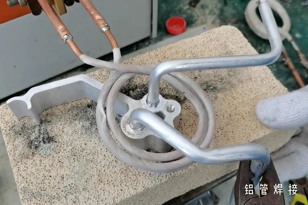 �X����߀�����y�ȵģ��X���m�c�X�ܸ��l�F��