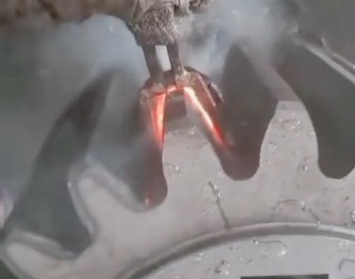 中頻淬火設(shè)備齒輪沿齒單齒淬火