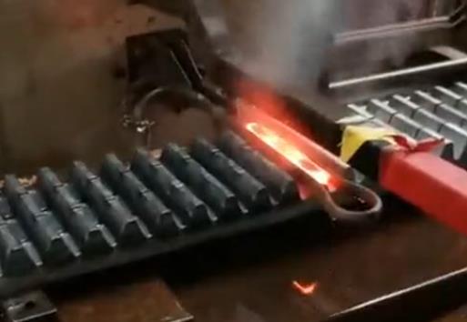 �����l����O(sh��)��-�X�l����̎��