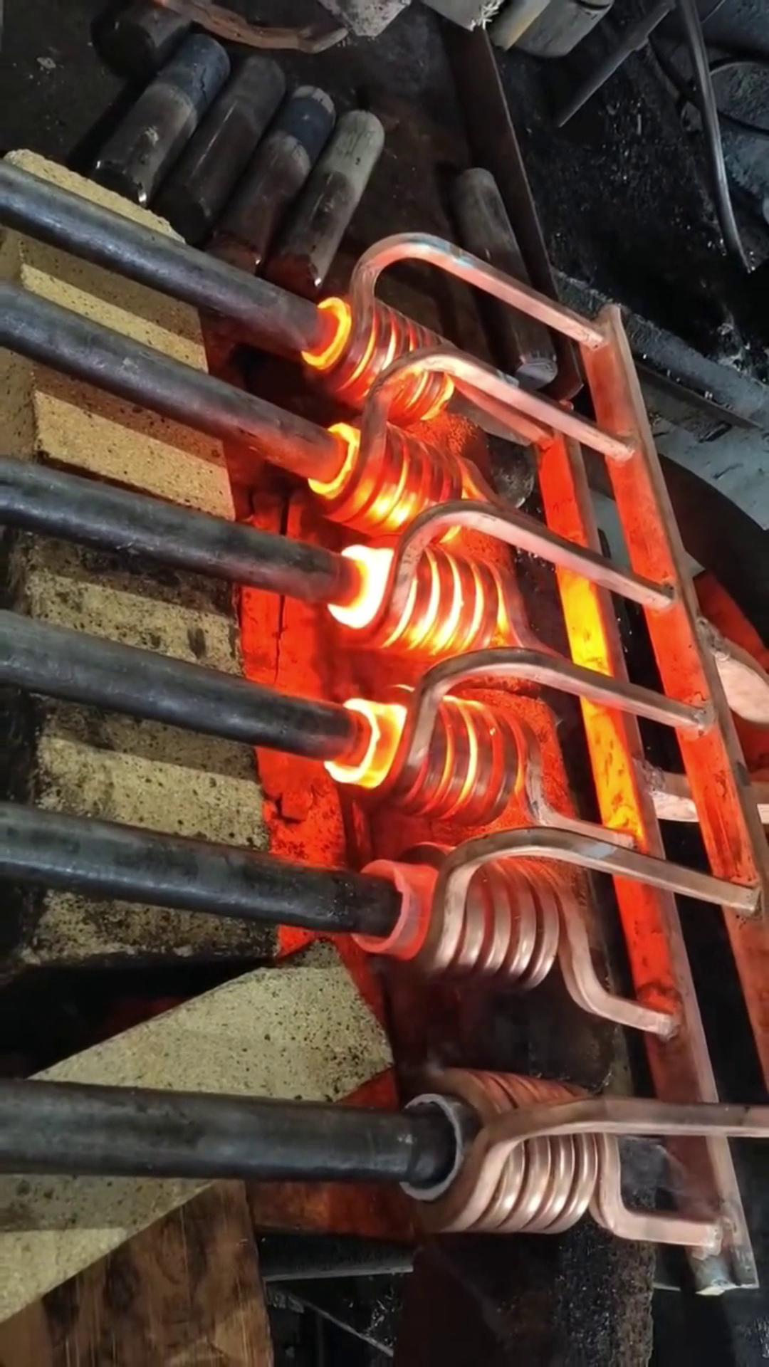 ������Ͼֲ��ӟ����ʹ�ú����ظ��l�Б�(y��ng)�ӟ��O(sh��)��팍�F(xi��n)