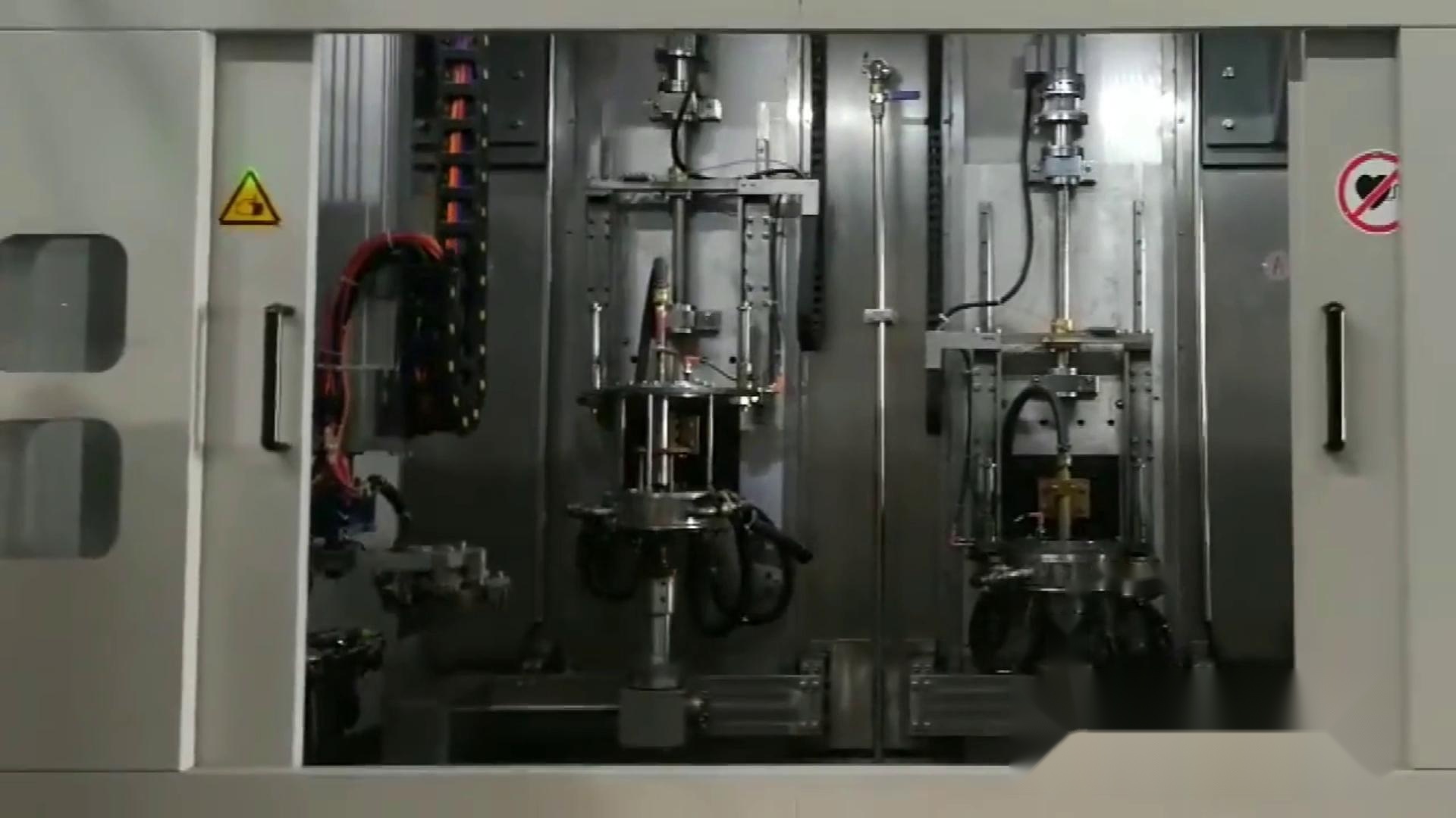 江西客戶定制的花鍵軸淬火設(shè)備發(fā)貨，海拓直接跟車送貨上門