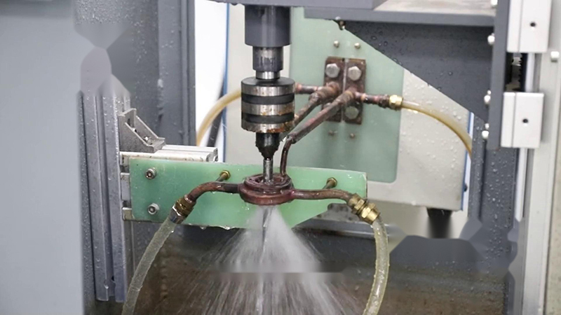 半自動(dòng)淬火熱處理高頻淬火機(jī)床在汽車、機(jī)械制造、工具制造等行業(yè)有著廣泛的應(yīng)用