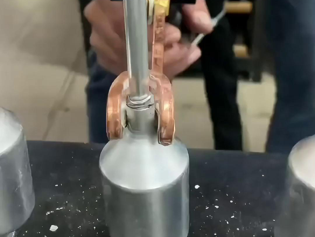 鋁管高頻釬焊機(jī)的工作原理、特點(diǎn)和選購(gòu)建議