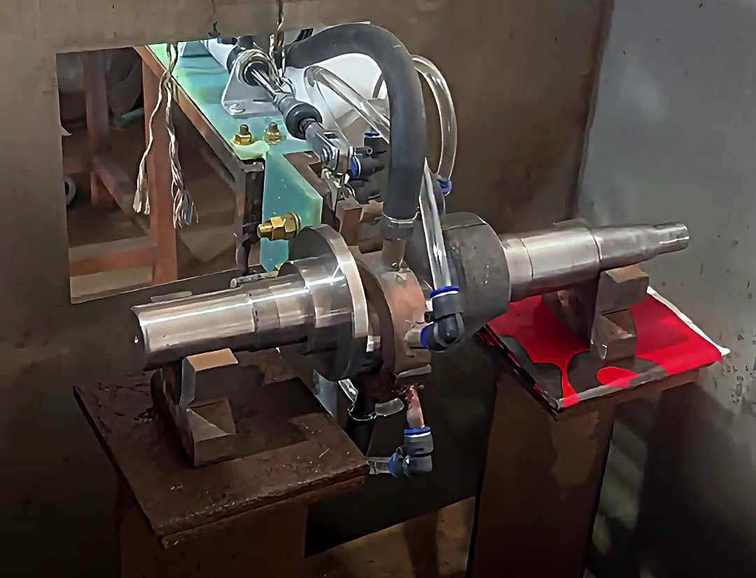 曲軸中頻淬火是一種高效、節(jié)能、環(huán)保的熱處理方法