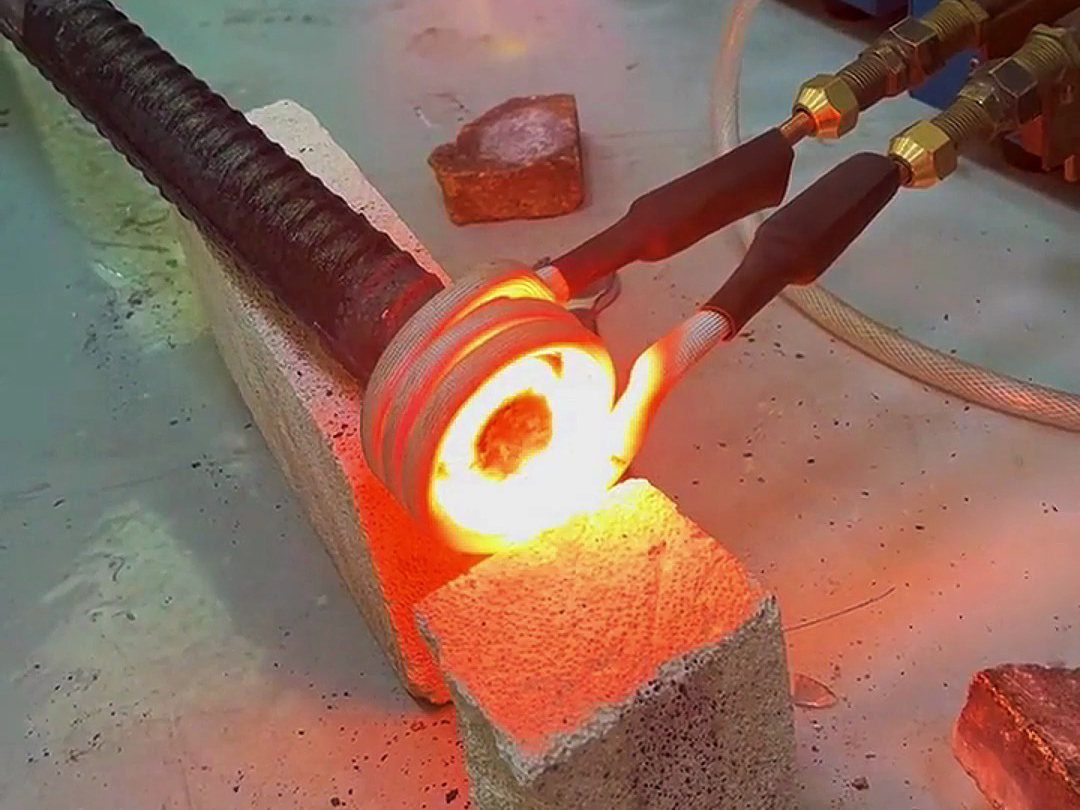 海拓超音頻感應(yīng)加熱設(shè)備：螺紋鋼筋加熱的革新之選