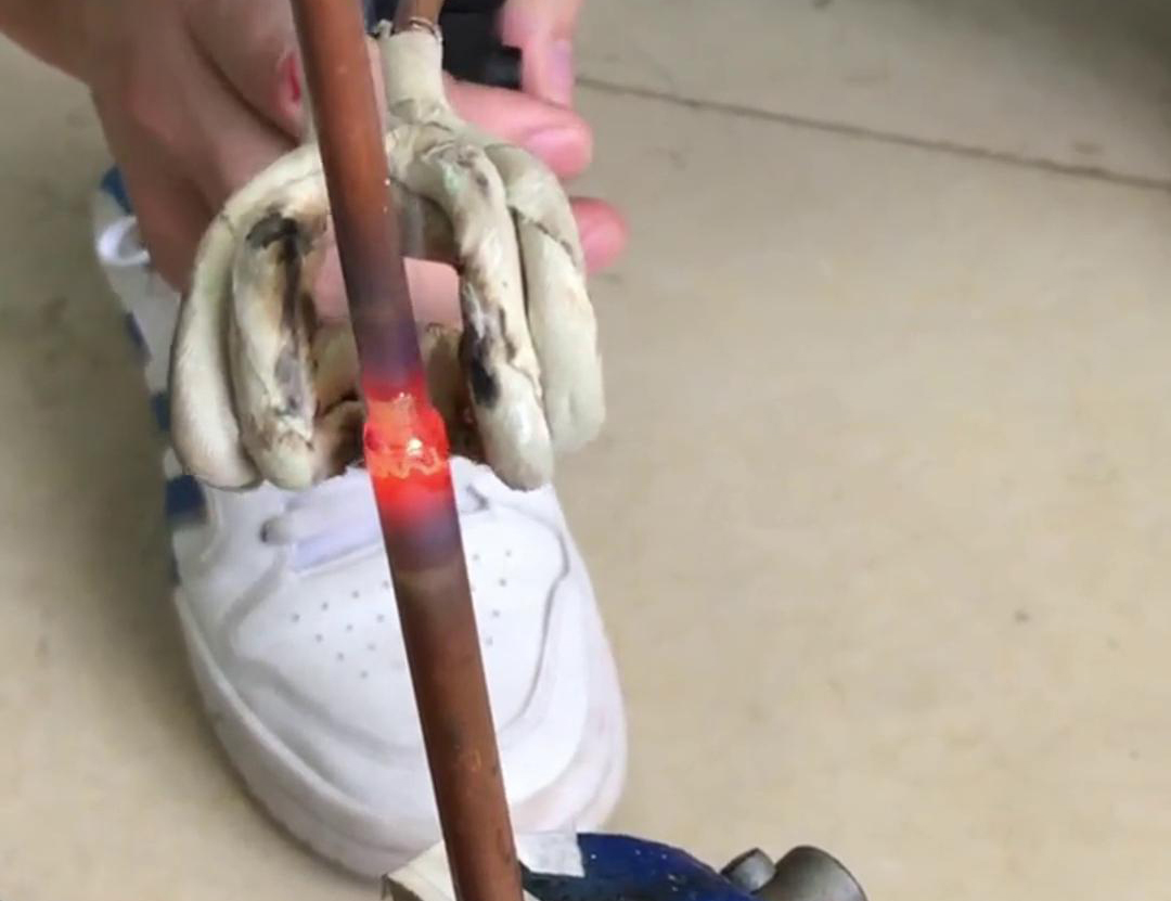 手持式高頻焊接設(shè)備，4-16銅管焊接，2秒焊接完成，代替火焰焊接，安全省時(shí)省人工