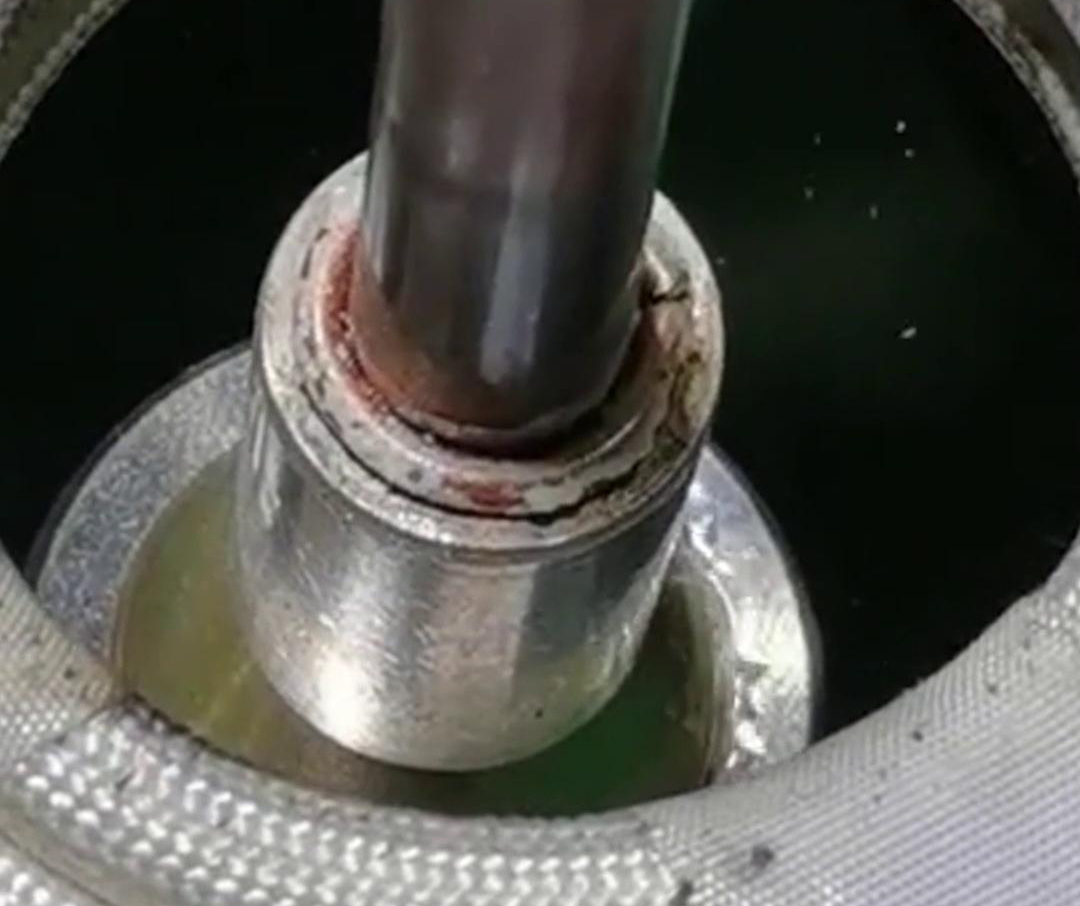 高頻機(jī)焊接銅鋁管是一種有效的焊接方法，但要注意工藝規(guī)范和焊接技巧