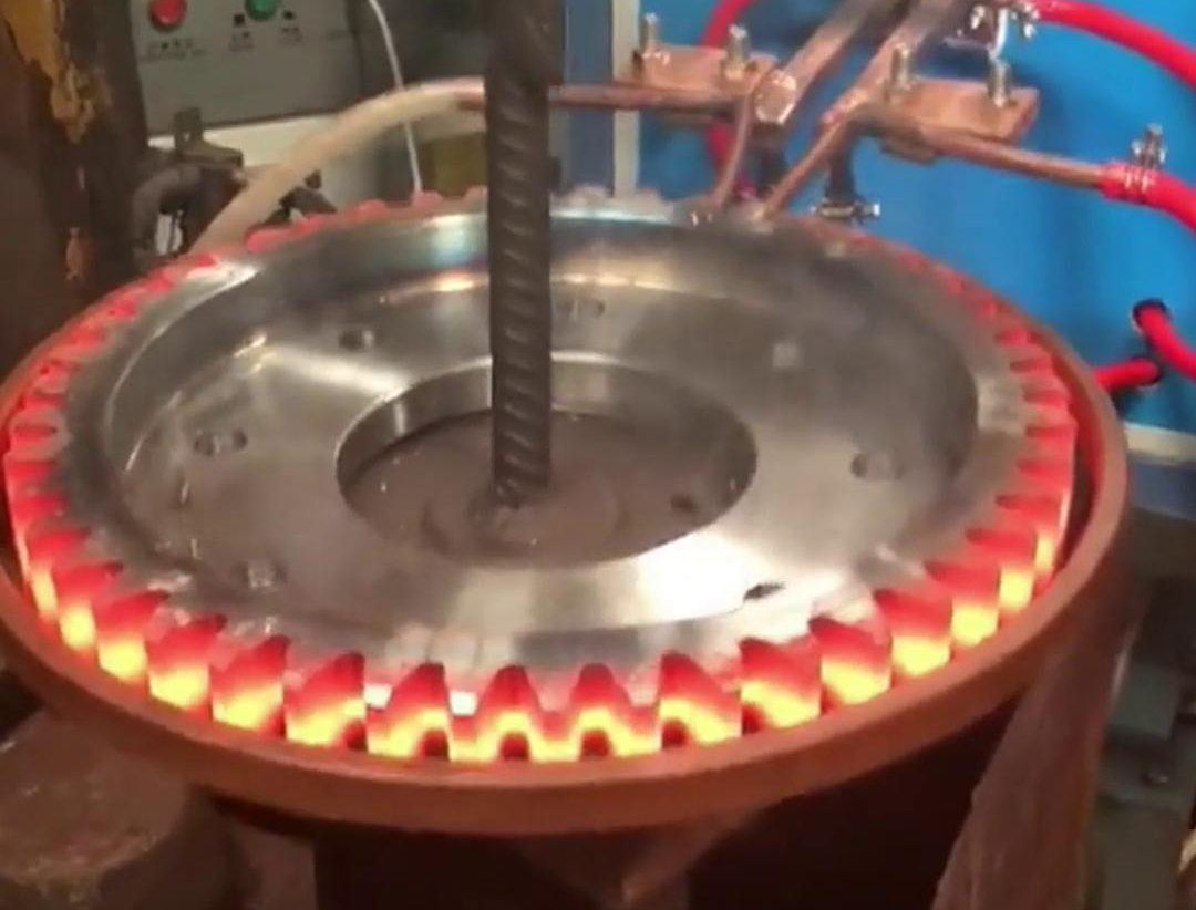 超音頻齒輪淬火提高齒輪的表面硬度和耐磨性，同時保持其內(nèi)部的韌性和塑性