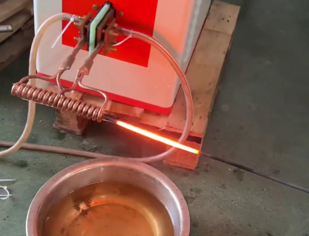超高頻加熱6毫米厚的不銹鋼，在1秒內(nèi)加熱到1000度是一個相當(dāng)高的要求
