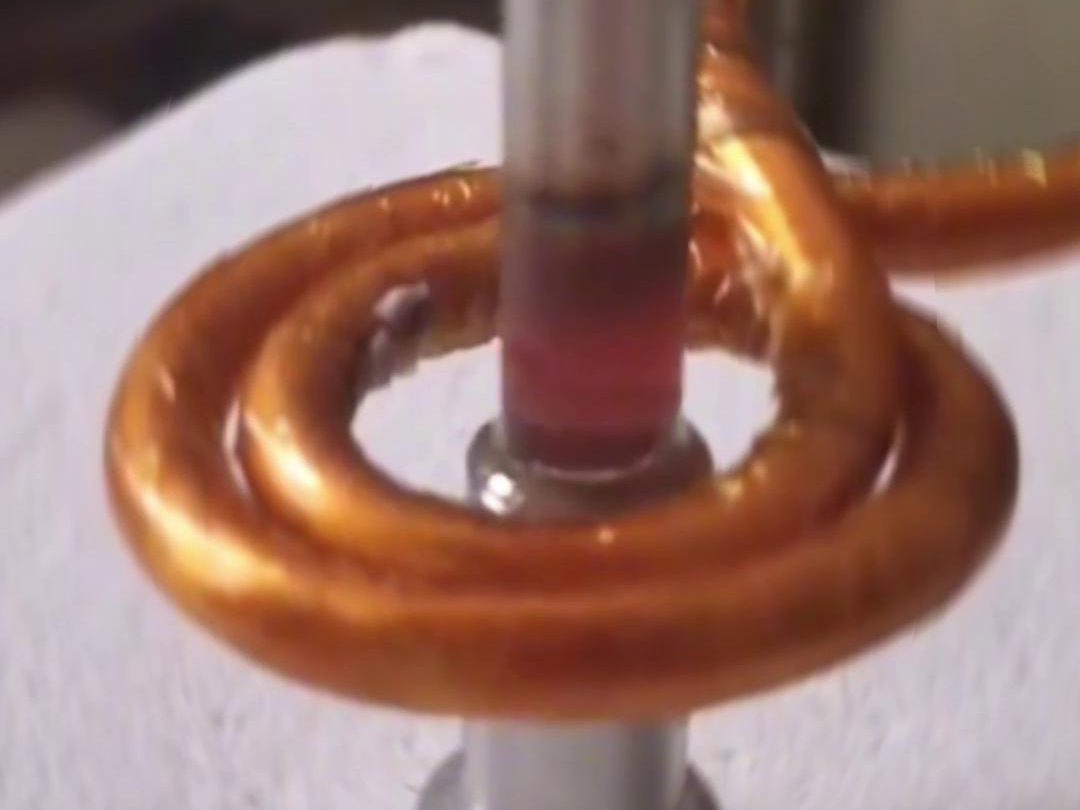 手持式高頻機(jī)焊接不銹鋼管具有高效、便捷、操作簡單