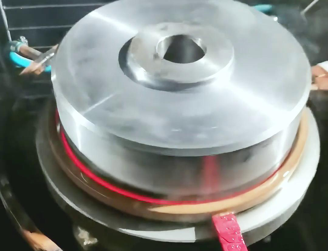 自動化淬火機床的應用有助于企業(yè)提高生產(chǎn)效率、降低成本、提升產(chǎn)品質(zhì)量