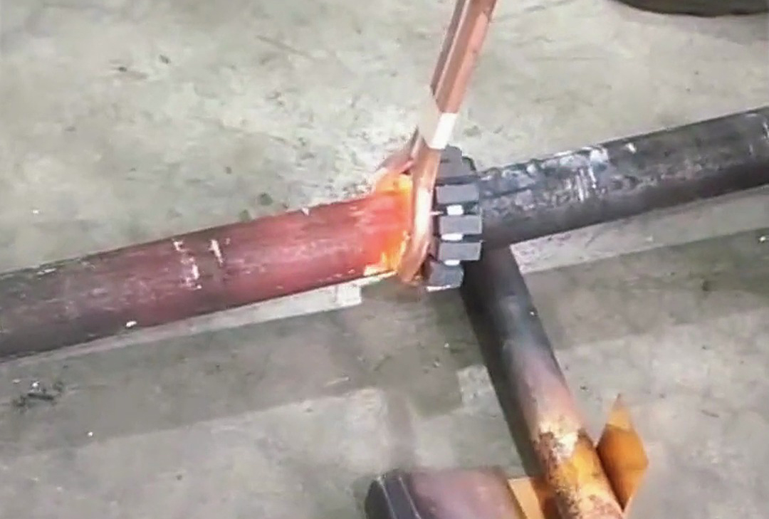 手持式高頻機(jī)由于其便攜性、多功能性和高效性，在金屬加工領(lǐng)域有著廣泛的應(yīng)用