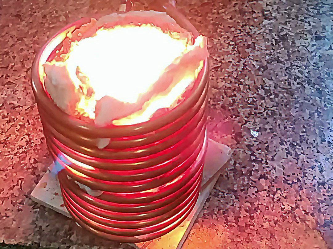 5公斤小型中頻熔煉爐，可以熔煉金銀銅鐵鋁的各類常見金屬材料