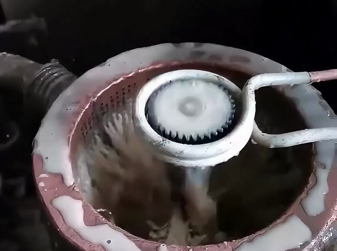 半自動(dòng)高頻齒輪淬火工藝，操作簡單效率高！